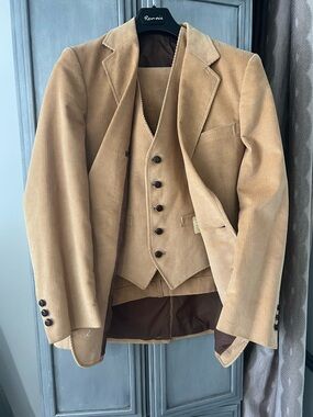 NEW WITH TAGS VINTAGE Richman Corduroy Blazer in Light Tan with Quilted Rimming